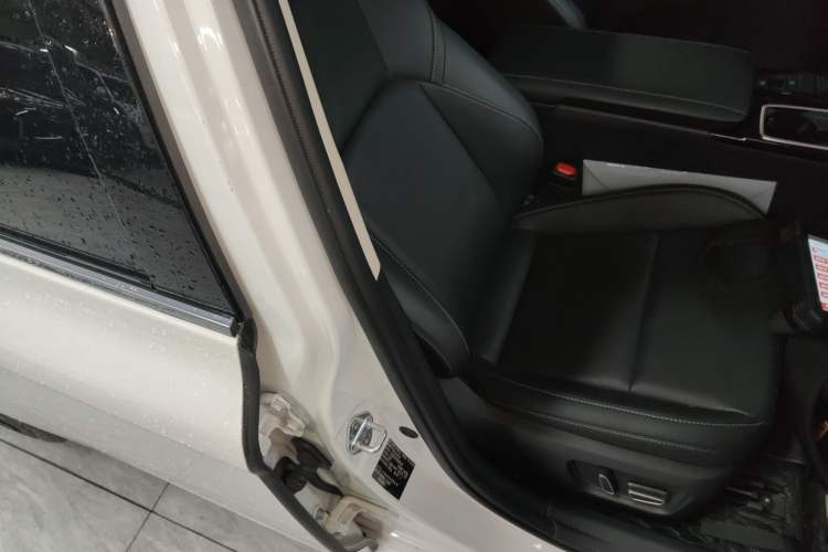 Used Toyota Camry 2024 Dual-Engine 2.5HG Prestige Edition Right Front Seat