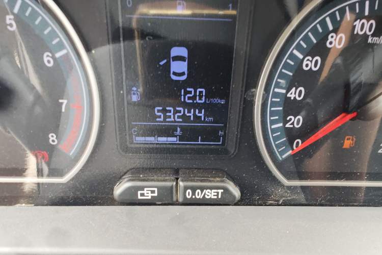 Used FORTHING Joyear X5 2013 1.6L Manual Luxury Model China IV Standard Odometer Close Up