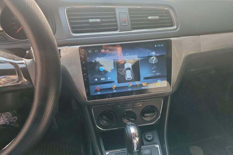 Used Volkswagen Lavida 2015 230TSI DSG Comfort Edition Audio And AC Panel