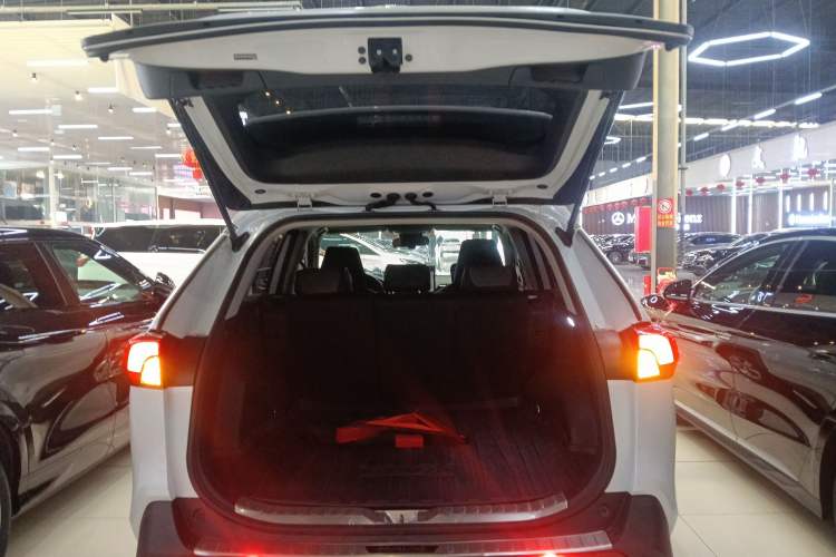 Used Toyota RAV4 2020 2.0L CVT Two-Wheel Drive Fashion Edition
