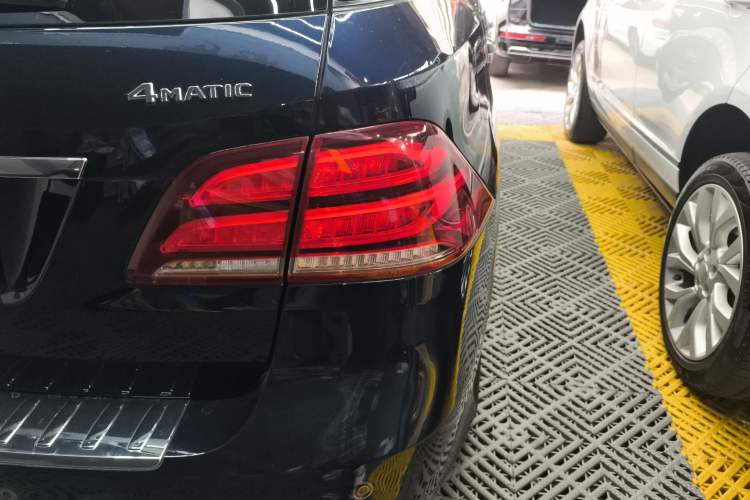 Used Mercedes-Benz GLE 2017 GLE 400 4MATIC Right Rear Taillight