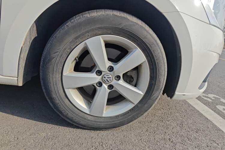 Used Volkswagen Lavida 2019 Lavida Start 1.5L Manual Fashion Edition China VI Standard Right Front Wheel Hub