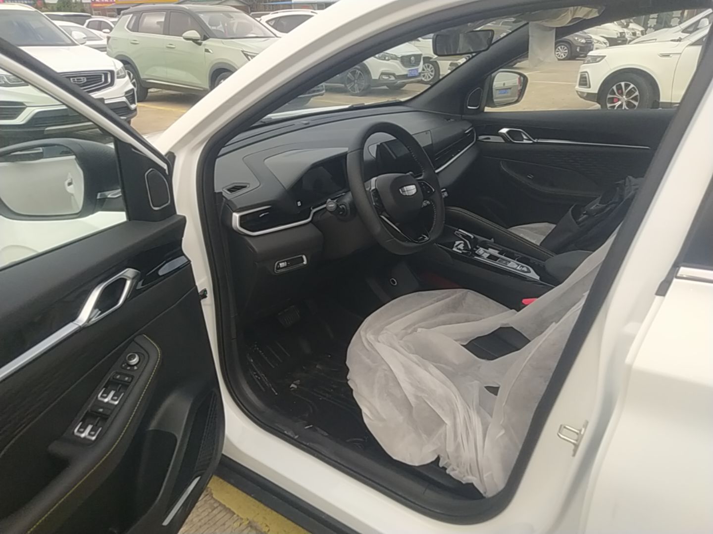 Geely Auto Coolray 2025 Bin Yue L 1.5TD DCT Beyond Edition — снимка 18