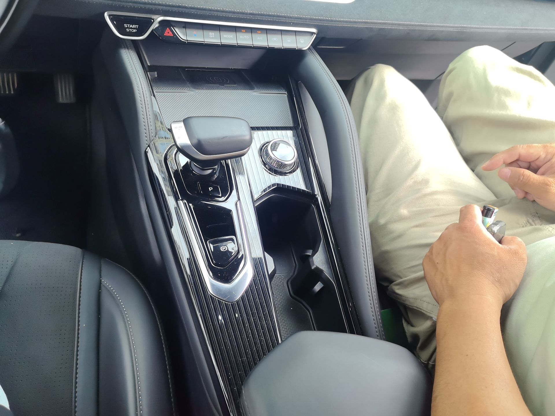 Geely Auto Monjaro L 2024 2.0TD High-Power Automatic Two-Wheel Drive Skyline Edition — снимка 14