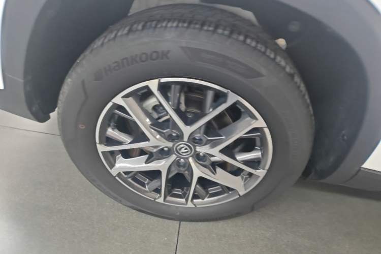 Used CHANGAN CS75 PLUS 2022 2nd Generation 1.5T Automatic Prestige Version Right Rear Wheel Hub