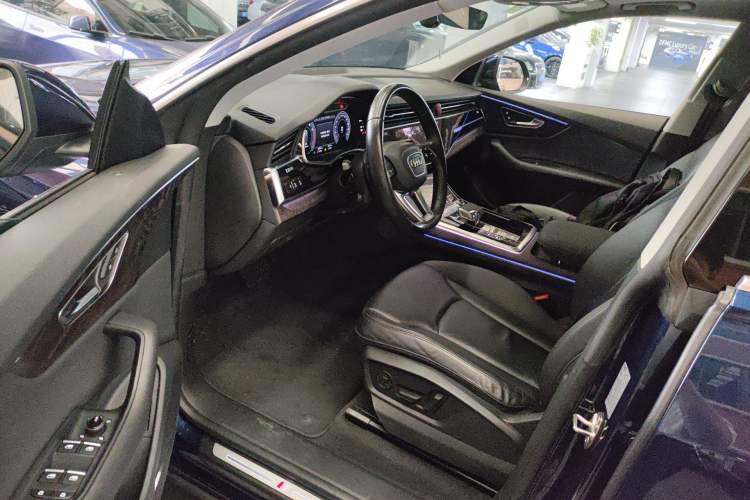 Used Audi Q8 2019 55 TFSI Luxury Dynamic Model
