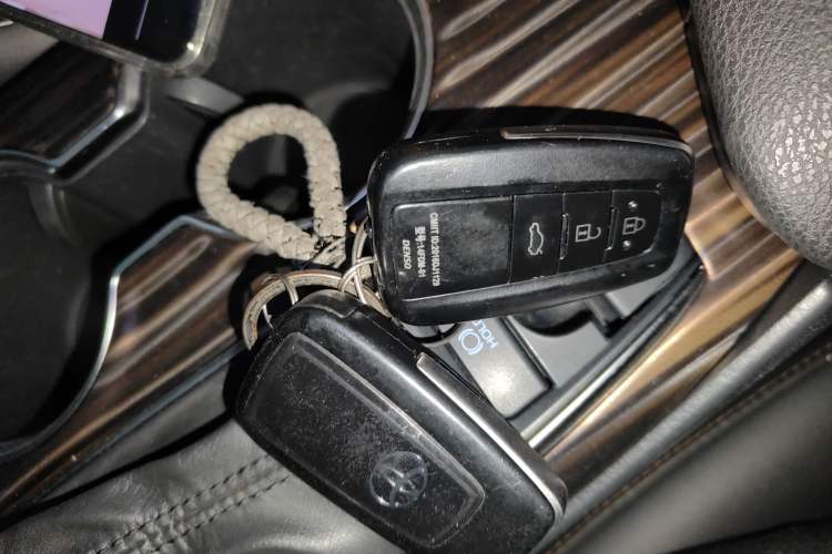 Used Toyota Camry 2019 2.0G Luxury Edition China VI Standard Vehicle Key