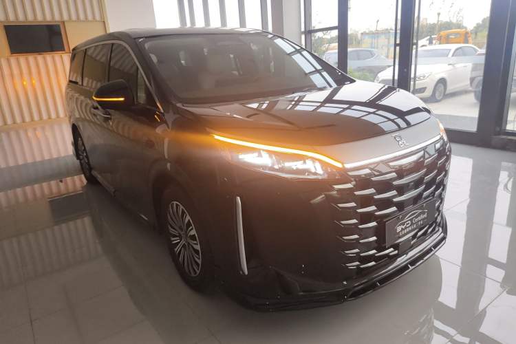 Used BYD Xia 2025 DM-i 1.5T 180km Beyond Edition
