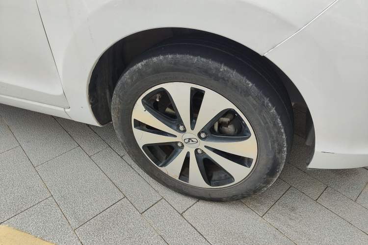 Used Cowin C3R 2015 1.5L Manual Gold Diamond Edition