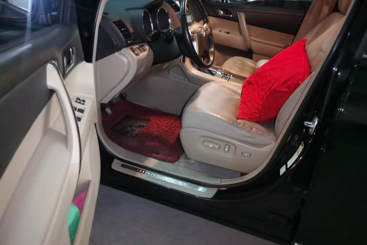 Used Toyota Highlander 2013 2.7L Two-Wheel Drive 7-Seater Zijin Edition Driver Seat