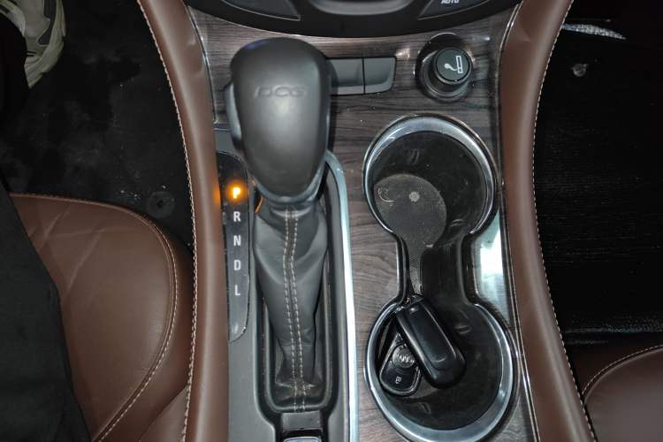 Used Buick Envision 2016 20T Two-Wheel-Drive Elite Model Gear Lever