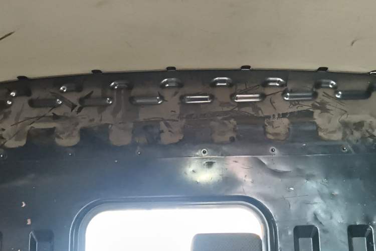 Used Iveco Daily 2017 2.8T V40 Cargo Van Mid-Roof 3/6 Seats 43S5