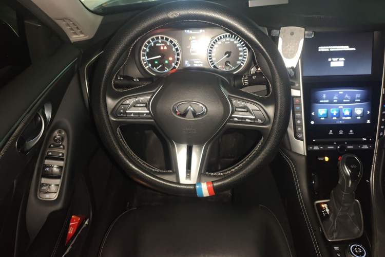 Used Infiniti Q50L 2018 2.0T Enjoyment Version China VI Standard Steering Wheel