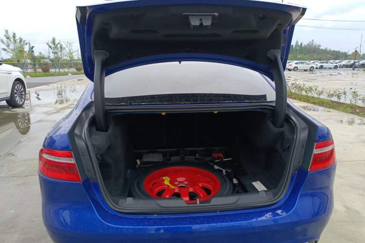 Used Jaguar XEL 2018 2.0T 200 PS Premium Edition Trunk