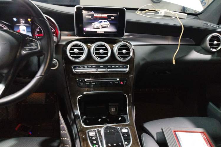 Used Mercedes-Benz GLC 2019 GLC 260 L 4MATIC Dynamic Model