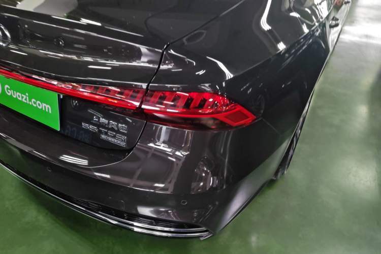 Used Audi A7L 2024 55TFSI quattro S-line Boundary Edition Flow Crystal Package Right Rear Taillight