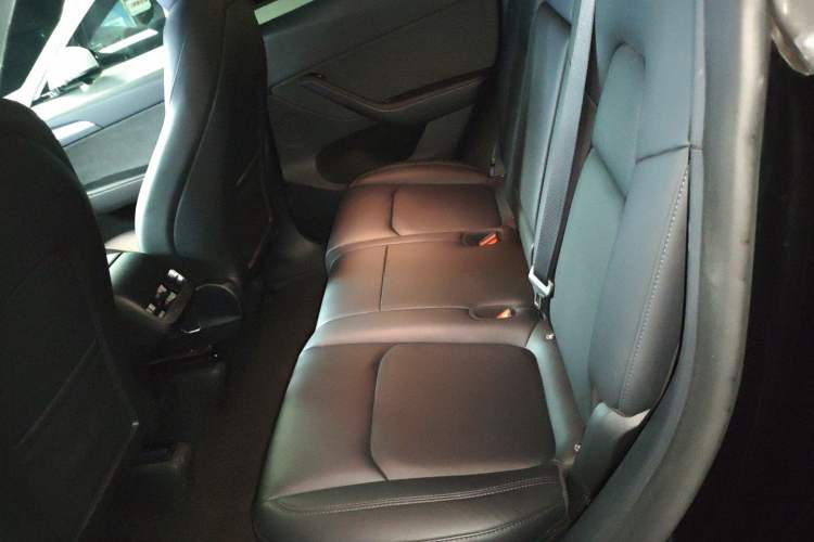 Used Tesla Model Y 2023 Long-Range All-Wheel-Drive Version