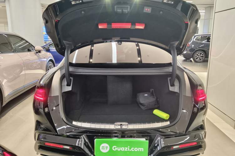 Used Denza Z9 2024 1100 km All-Wheel-Drive Ultra Version