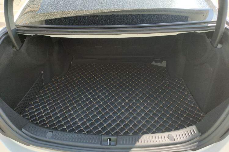 Used Mercedes-Benz E-Class 2019 E 300 L Sport Luxury Edition