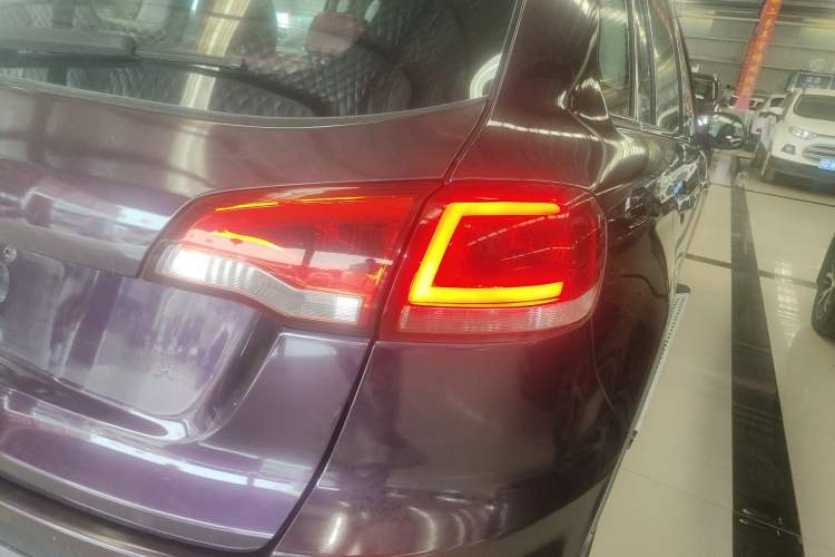 Used Zotye Domy X5 2017 Platinum Edition 1.5T Manual Luxury Model Right Rear Taillight