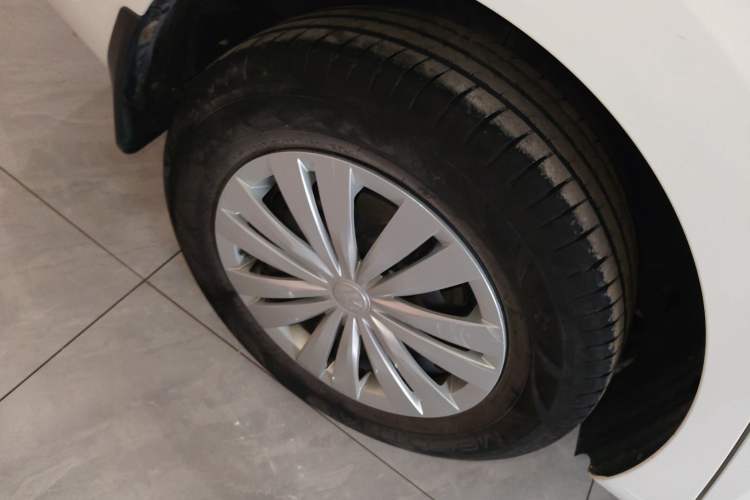 Used Volkswagen Santana 2019 1.5L Manual Fashion Edition China VI Standard Right Rear Wheel Hub