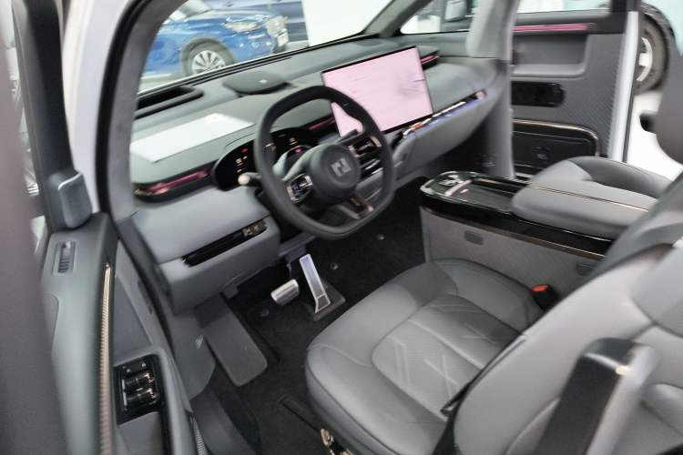 Used Zeekr MIX 2025 Intelligent Driving Version
