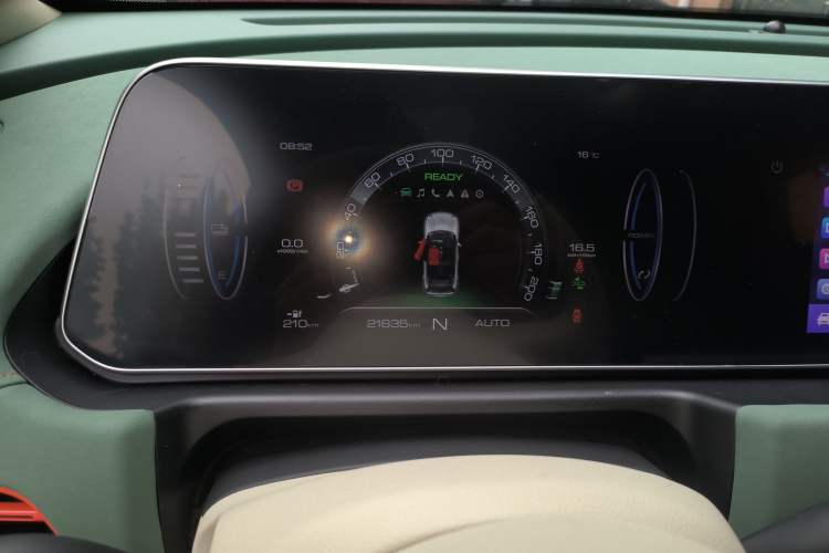 Used ORA Good Cat 2022 Morandi Edition 400km Standard Range Premium Version Lithium-Ion Battery
