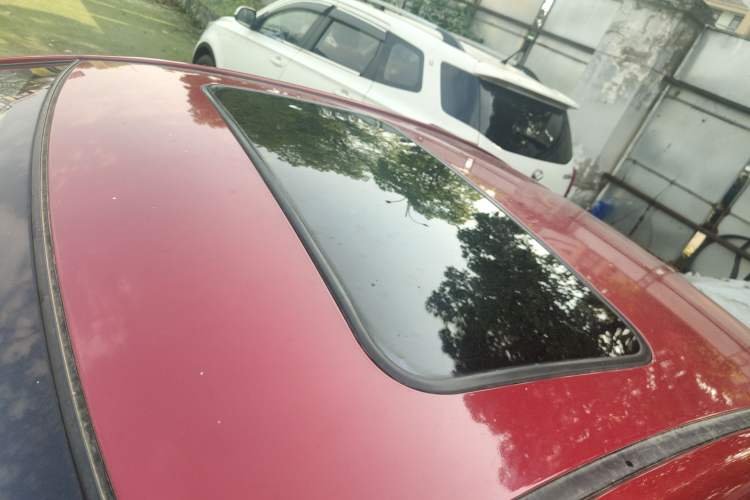 Used CHANGAN Eado 2014 1.6L Manual Luxury Model Roof