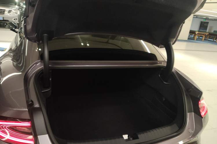 Used Xiaomi Auto SU7 2024 Rear-Drive Long-Range Intelligent Driving Version
