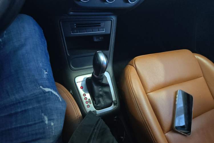 Used Volkswagen Tiguan 2016 2.0 TSI Four-Wheel Drive Standard Version Gear Lever