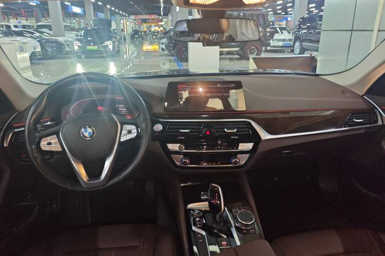 Used BMW 5 Series 2020 525Li Luxury Package Center Console