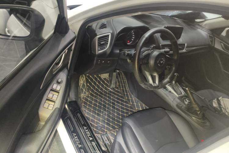 Used Mazda 3 Axela 2017 Sedan 1.5L Automatic Comfort Model Emission Standard China V Driver Seat