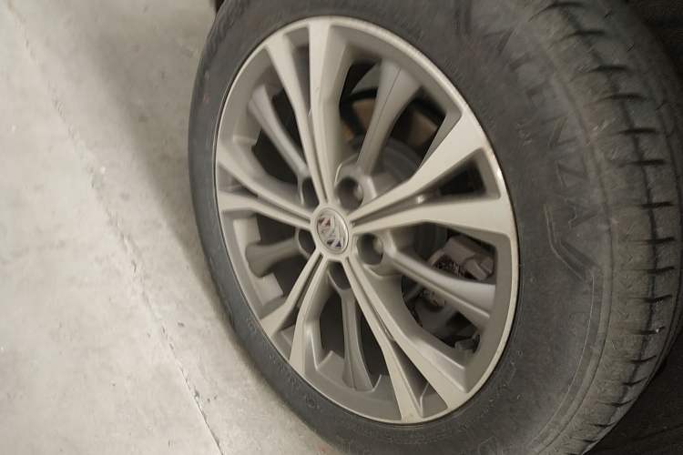 Used Buick Envision 2022 Encore Plus 652T Five-Seat Luxury Model