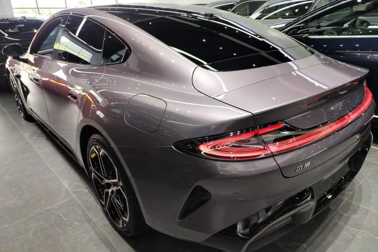 Used Xiaomi Auto SU7 2024 Rear-Drive Ultra-Long Range Advanced Pro-Level Intelligent Driving Version Rear Left 45 Deg