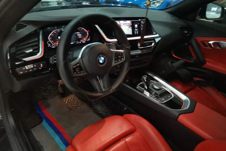 Used BMW Z4 2019 sDrive 25i M Sport Package Center Console