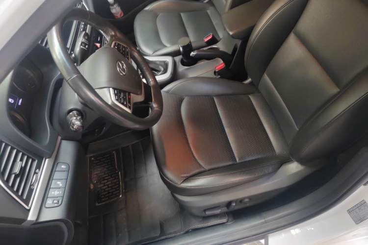 Used Hyundai Elantra (6th Generation / Lingdong) 2016 1.6L Automatic ZhiXuan · Luxury Version