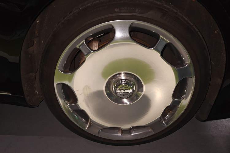 Used Mercedes-Benz Maybach S-Class 2019 S 450 4MATIC Right Front Wheel Hub