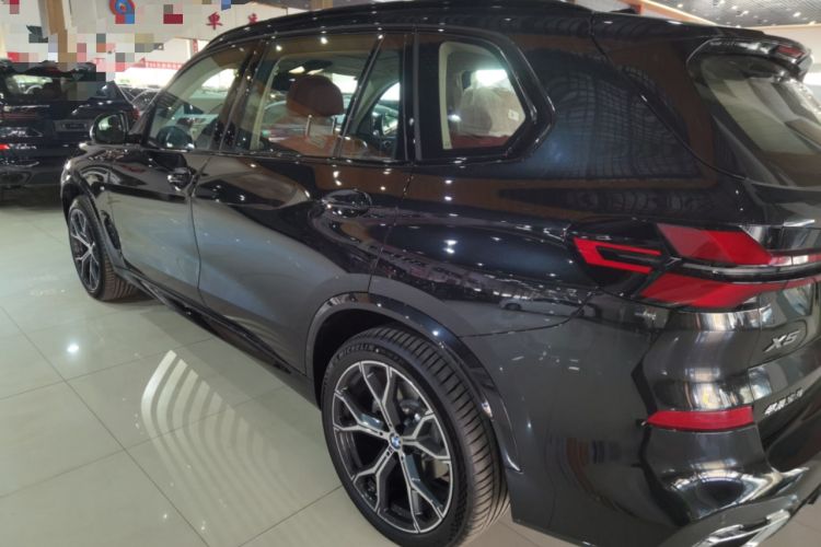 Used BMW X5 2026 Model, xDrive 30Li Prestige M Sport Night Package
