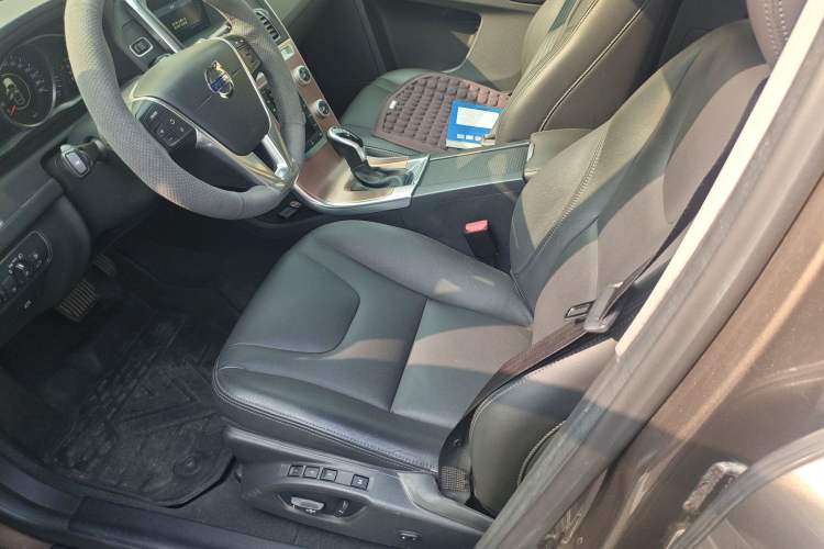 Used Volvo XC60 2015 T5 Smart Upgrade Model
