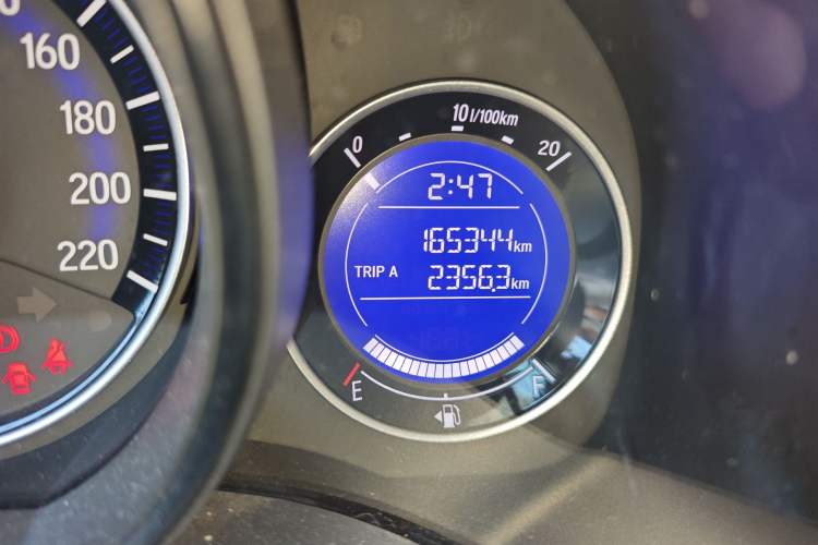 Used Honda Fit 2016 1.5L LXS CVT Comfort Sunroof Version Odometer Close Up