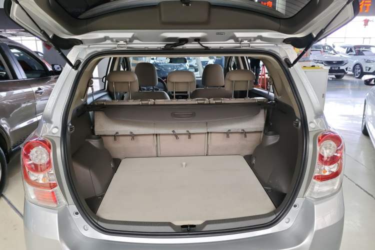 Used Toyota Verso 2014 Starlight 180E CVT Elite Edition Trunk