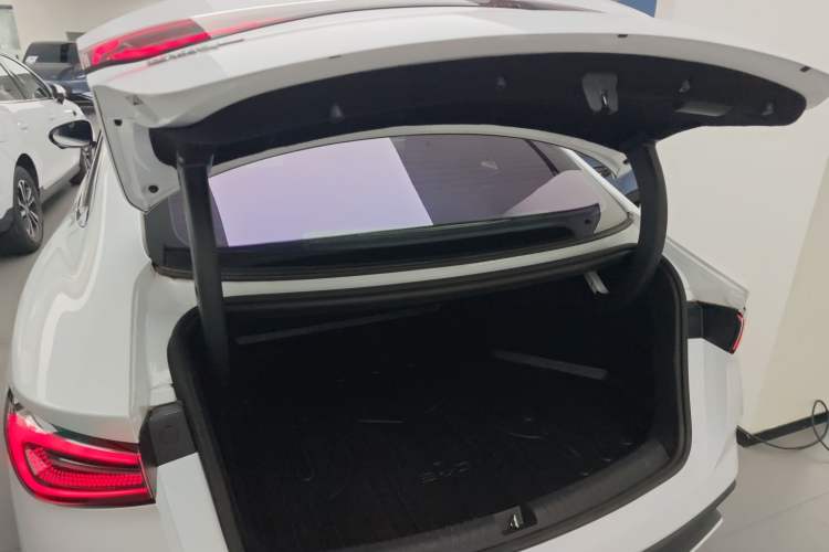 Used BYD Seal 06 New Energy 2025 DM-i Smart Drive 120KM Prestige Model Trunk