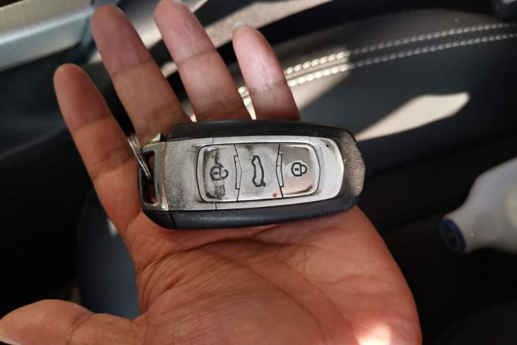 Used Geely Auto Emgrand X7 Sport 2016 2.0L Manual ZhiShang Version Vehicle Key