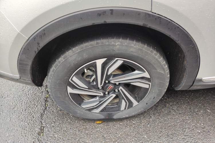 Used Hongqi HS5 2022 2.0T Smart Connect Flagship Enjoyment Purchase Edition Right Rear Wheel Hub