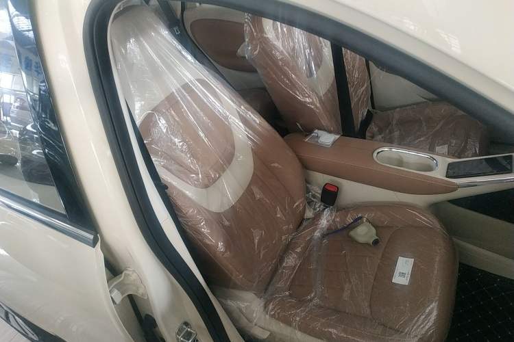 Used Wuling Bingo 2025 333 km Lingxi Connected Version Right Front Seat