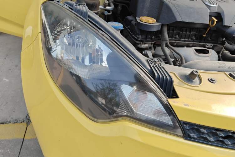 Used MG 3 2013 1.5L AMT Elite Edition Right Front Headlight