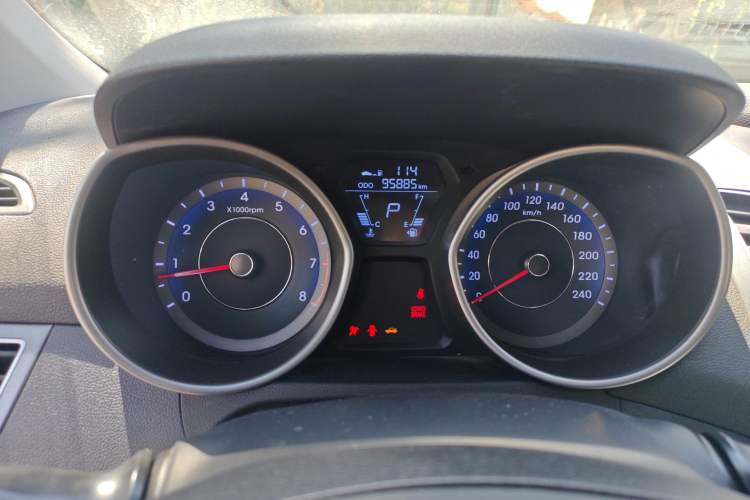 Used Hyundai Elantra (5th Generation / Langdong) 2015 1.6L Automatic Fashion Model