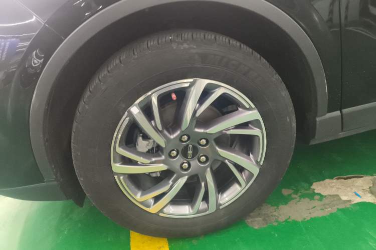 Used Lincoln Corsair 2023 2.0T Two-Wheel Drive Luxury Edition Left Front Wheel Hub