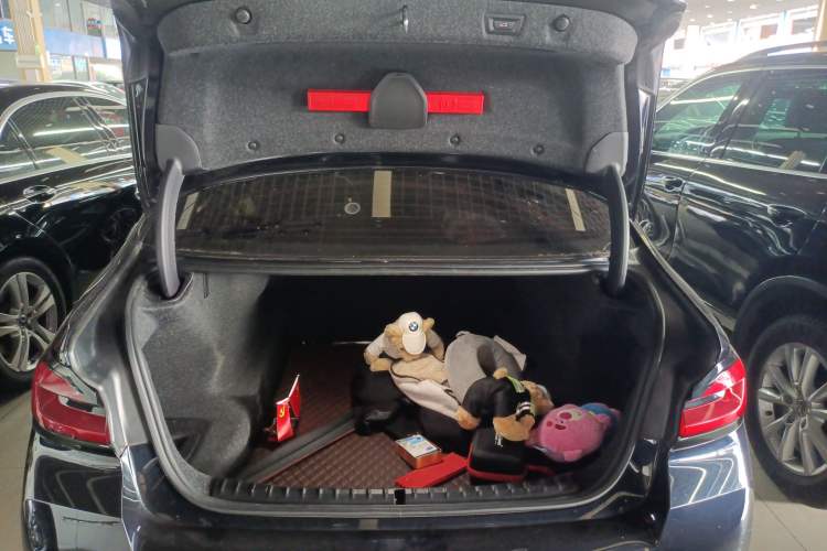 Used BMW 5 Series 2022 Second Facelift 525Li M Sport Package