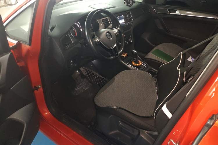 Used Volkswagen Golf Sportsvan 2016 230TSI Automatic Trend Edition Driver Seat